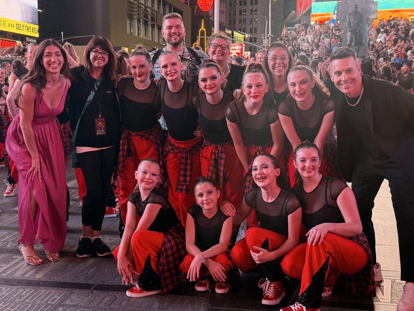 Wow! Thank you @sydneymosss @hiphopgeo and @dancetheworldevents for providing this incredible experience for @strikeitupac dancers! 💜🩰🗽 #dancetheworld #dancelife #dreamcometrue